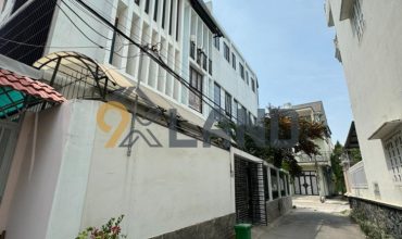 <641TT>: BÁN NHANH NHÀ GÓC 2 MẶT TIỀN HẺM ĐƯỜNG XE HƠI – P. TRƯỜNG THỌ – OTO RA VÀO THOẢI MÁI – ĐƯỜNG THÔNG
