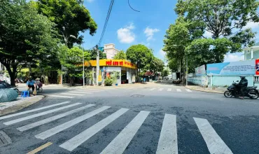 <301BT>: HÀNG TUYỂN BÁN NHÀ MẶT TIỀN ĐƯỜNG BẮC ÁI. BÌNH THỌ