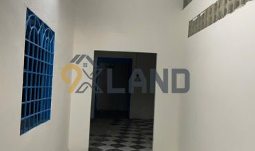 <2165LTR>: Bán nhà MT mặt tiền gần trường ĐH Ngân Hàng