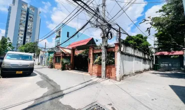<427LTR>: BÁN NHÀ CẤP 4- ÔTÔ ĐẬU TRONG SÂN- Full THỔ CƯ- 107.2m2 Ngang 7.2m- Vuông Đẹp