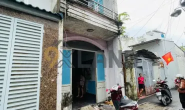 <1065Ltr>: BÁN GẤP NHÀ 1 TRỆT 1 LẦU. THÊM 3 PHÒNG TRỌ PHÍA SAU. HẺM XE HƠI LÊ VĂN CHÍ