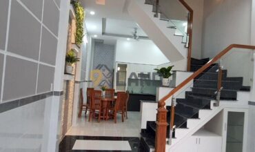 <1331LX>: NHÀ HẺM – 1 TRỆT 2 LẦU 1 TUM – HOÀN CÔNG – P. LINH XUÂN – 73.4M2