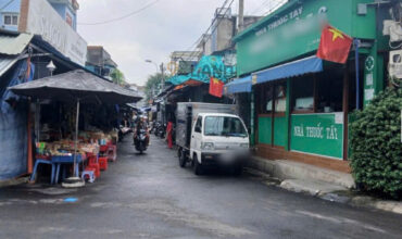 <1398LX>: NHÀ GẦN ĐƯỜNG QUỐC LỘ 1A – GẦN CHỢ – TIỆN KINHDOANH BUÔN BÁN – 67.7M²