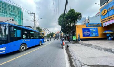 <250TP>: BÁN GẤP NHÀ MẶT TIỀN KD SẦM UẤT – ĐANG CHO THUÊ 70Tr /TH – ĐƯỜNG TÔ NGỌC VÂN – P. TAM PHÚ -NGANG 12M