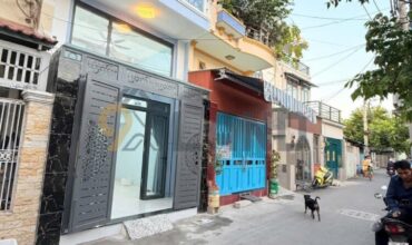 <956HBC>: NHÀ 3 TẦNG ĐÚC – GẦN MẶT TIỀN PHẠM VĂN ĐỒNG – TIỆN KINH DOANH BUÔN BÁN – ĐẤT VUÔNG VỨC