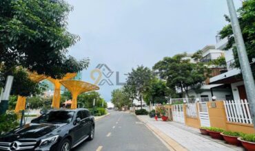 <280TP>: BÁN NHÀ BIỆT THỰ – 3 TẦNG DỰ ÁN KHU THĂNG LONG HOME HƯNG PHÚ – ĐỐI DIỆN CÔNG VIÊN – CÓ AN NINH BẢO VỆ – 264M2 – NGANG 12M