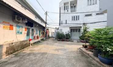 <1012LT>: BÁN DÃY TRỌ HẺM XE HƠI – SÁT PHẠM VĂN ĐỒNG – SẴN THU NHẬP 11TR/TH – 90M2 – NGANG 6M