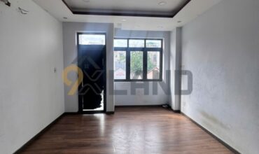 <1455LX>: BÁN NHÀ 3 TẦNG KIÊN CỐ – HẺM Ô TÔ ĐẬU TRONG SÂN – CÁCH ỦY BAN CHỈ 300M – 85.2M2