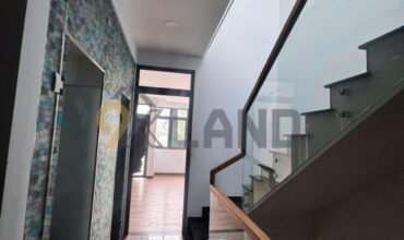 <1455LX>: BÁN NHÀ 3 TẦNG KIÊN CỐ – HẺM Ô TÔ ĐẬU TRONG SÂN – CÁCH ỦY BAN CHỈ 300M – 85.2M2